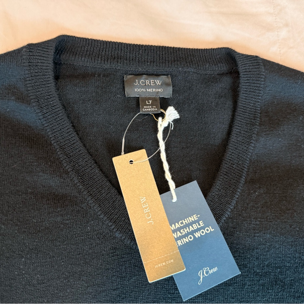 Men's J. Crew 100% Merino Wool Black V-Neck  Sweater Size Large Tall - Picture 3 of 3